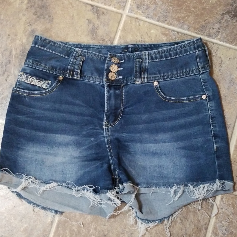 Ariya high rise jean shorts sz 9/10